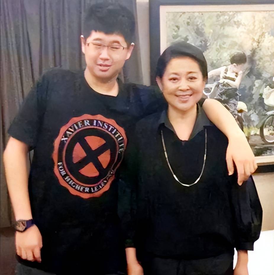 倪萍屡犯错害人害己,名利救不了