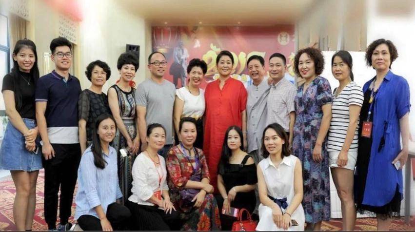 倪萍屡犯错害人害己,名利救不了