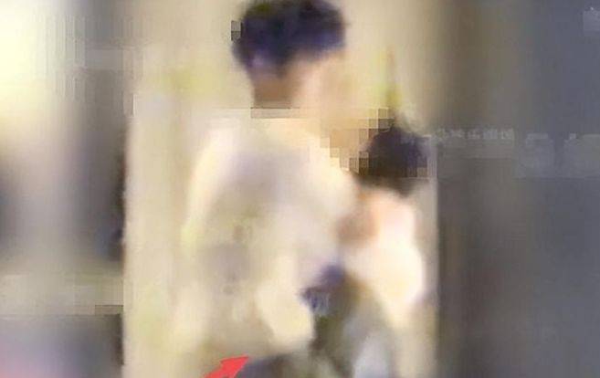 继董洁王大治摸后内娱再现不拉窗帘名场面生理性反应明显